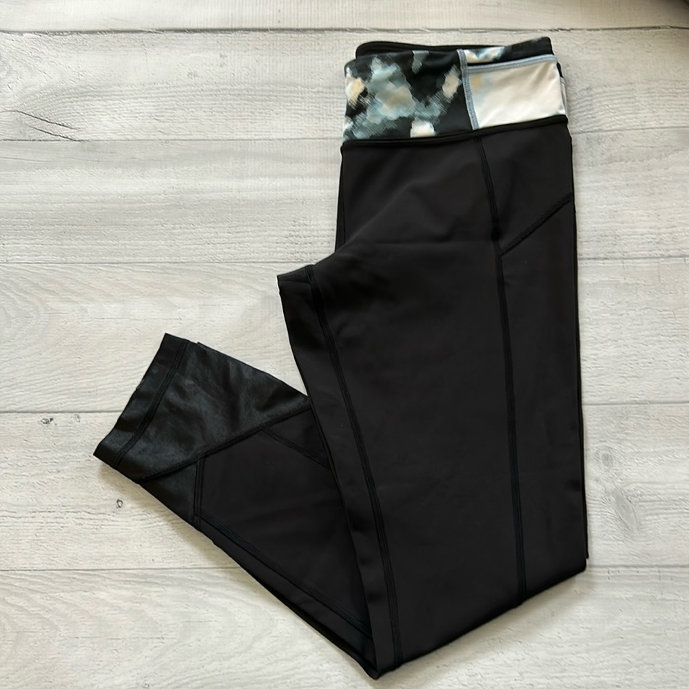 Lululemon Pace Queen 7/8 Tight Sz 10 BLK